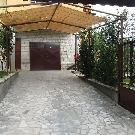 Pino Apartmán *